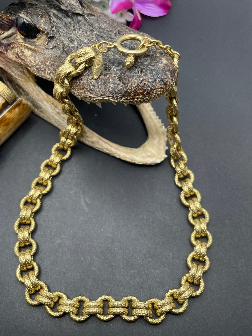 Oscar De La Renta gold tone chunky chain necklace D3